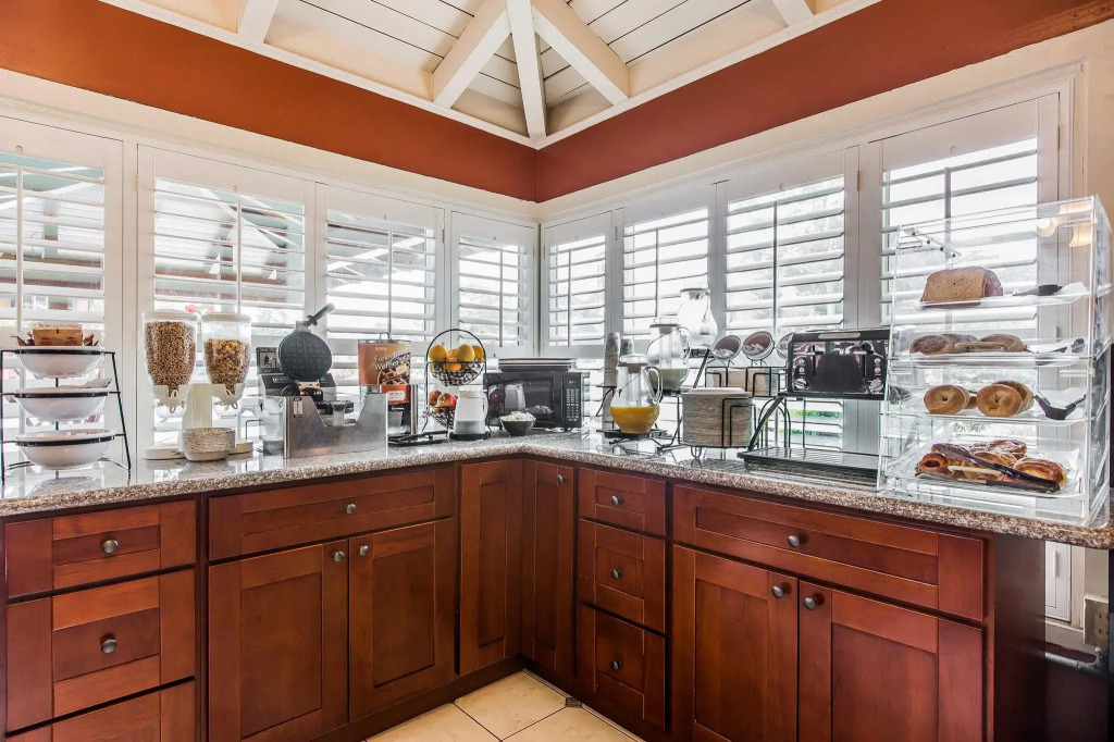 Clarion Collection Wilkies Inn Pacific Grove - Monterey