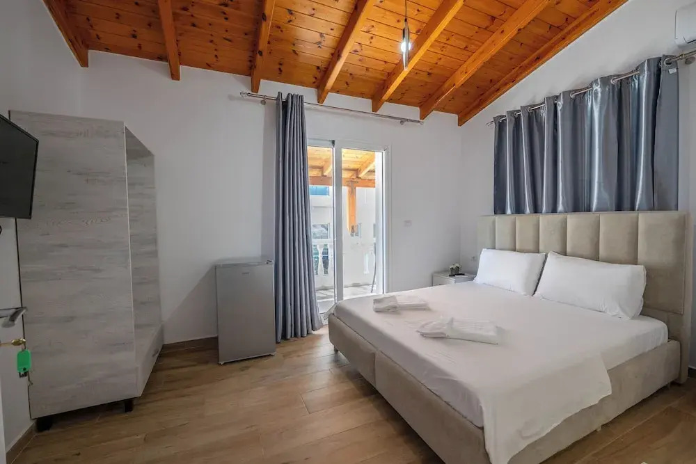 Sunny Villa