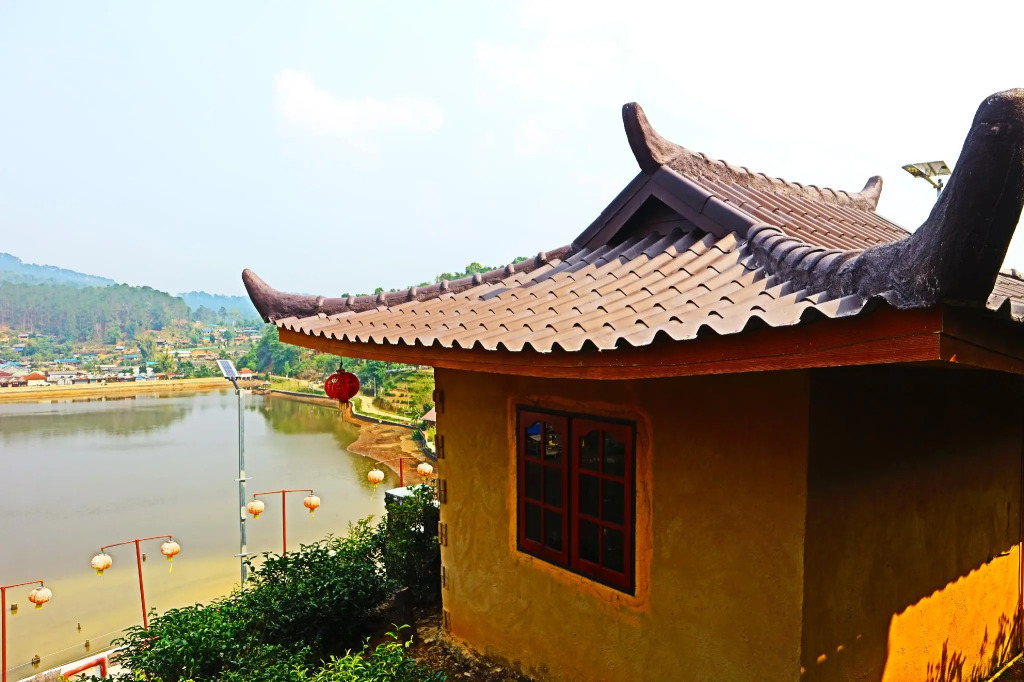Chasa Rakthai Resort