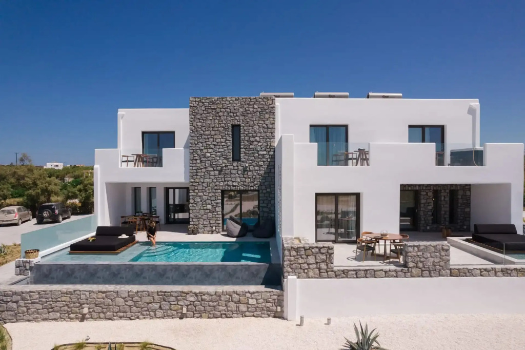 Monogram Travel Naxos