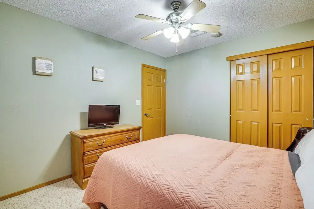 Pet-friendly El Paso Home ~ 9 Mi to Fort Bliss!