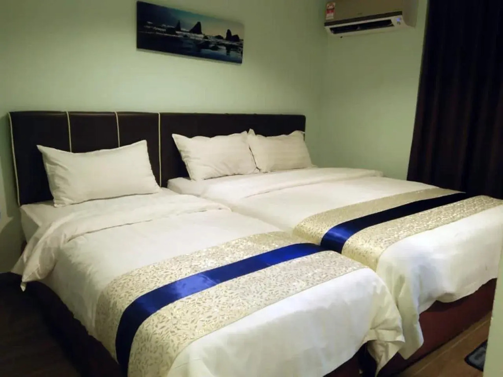Summer Hotel