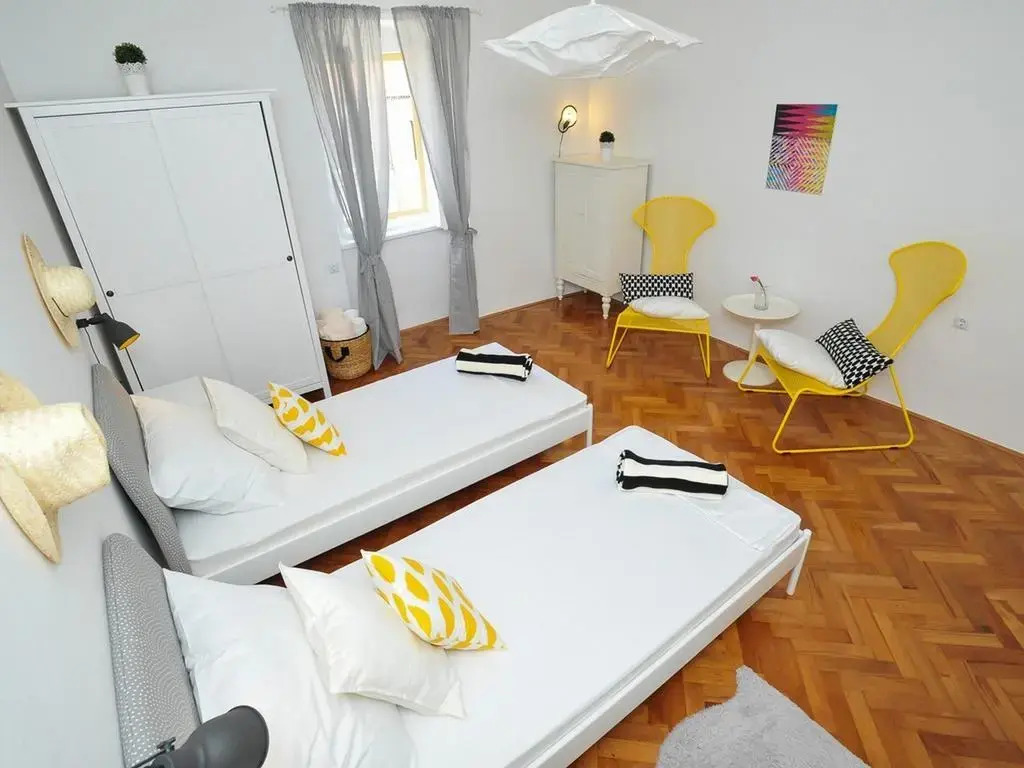 Apartment Tango