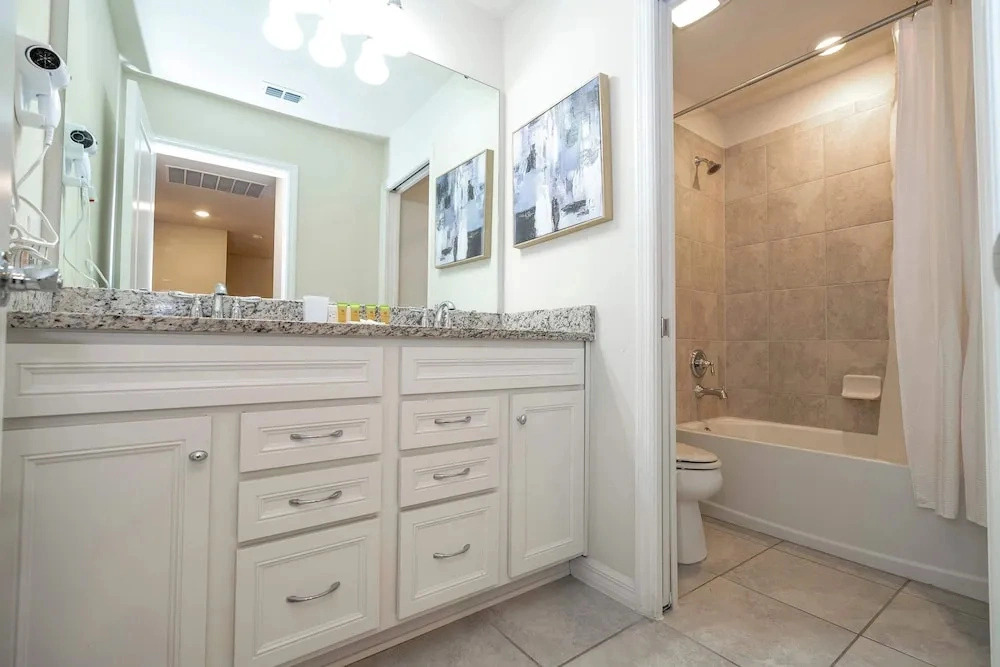 Luxury Townhouse w/ Private Pool Near Clubhouse