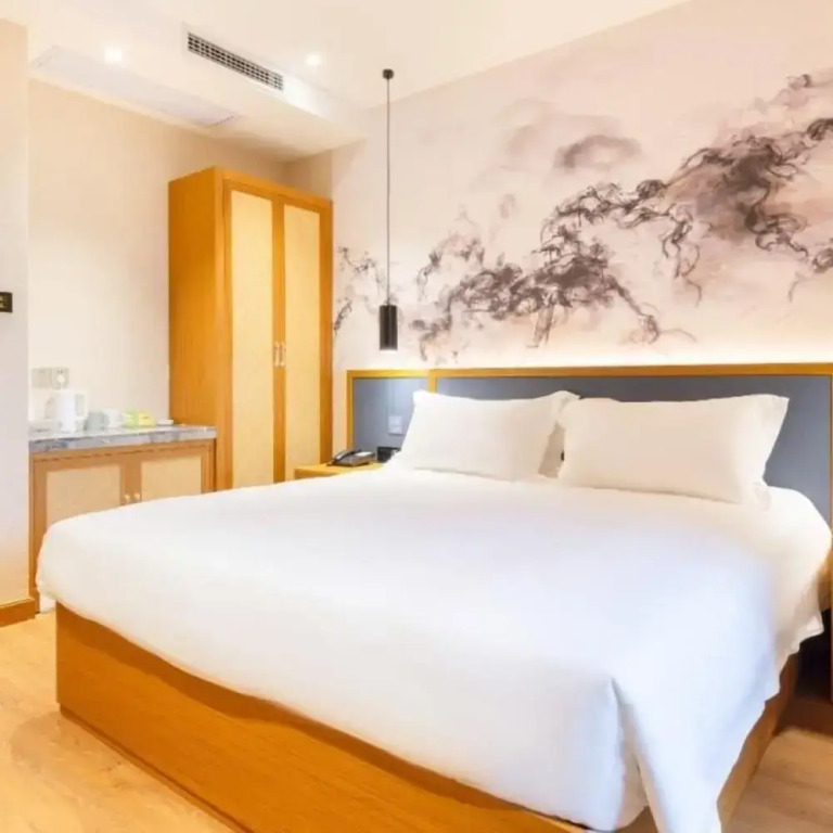 Taste Shangyi Hotel (Liuzhou Diwang North Station Store)