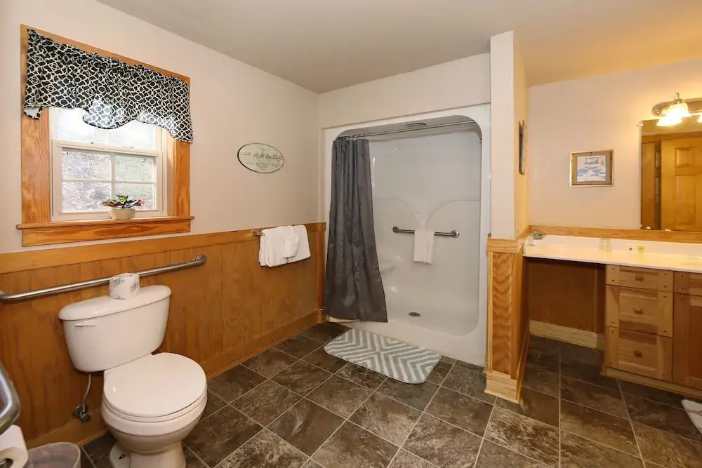 Cedar Falls 8 - Three Bedroom Chalet