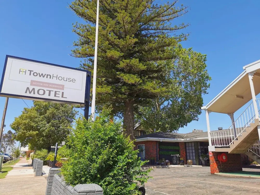 Town House Motor Inn