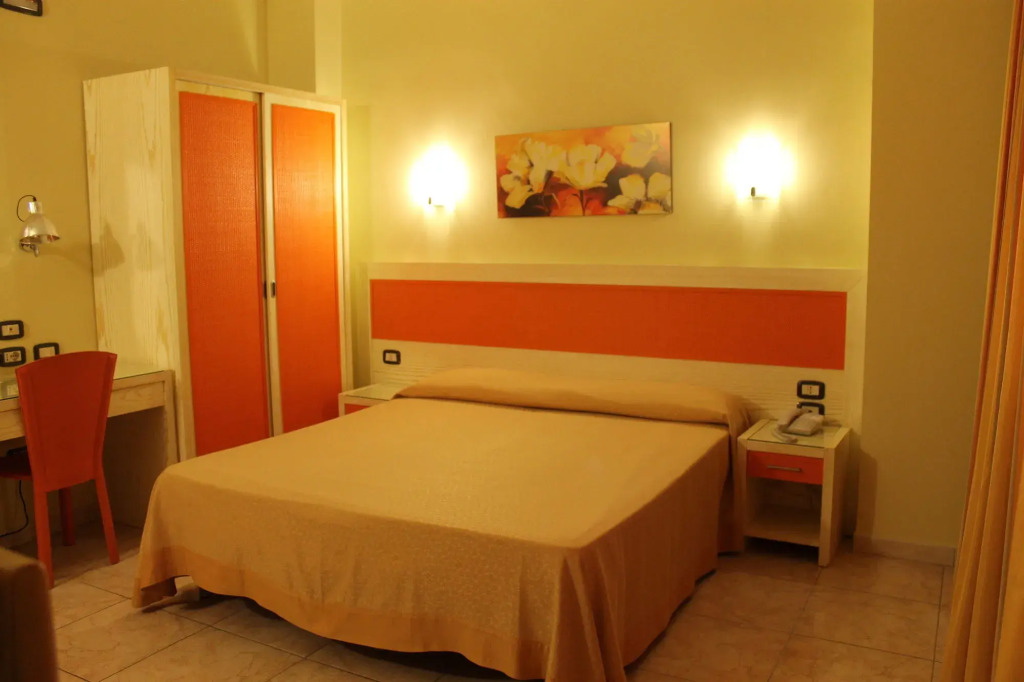 Hotel Cristal Eboli