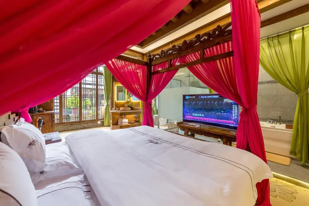 Being Attracted Guest Inn