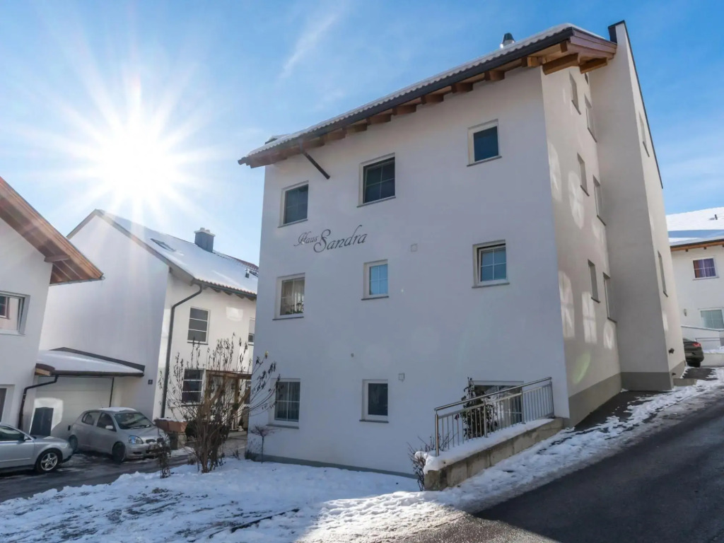 Modern Apartment in Fiss at Ski Bus Stop