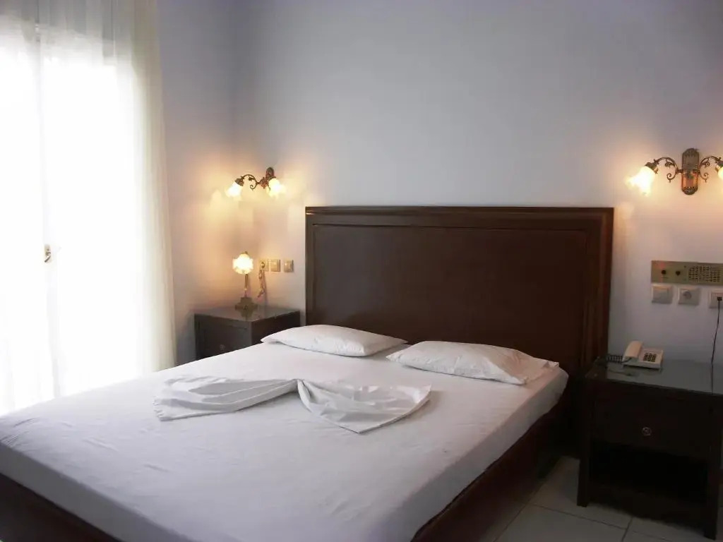 Aneroussa Beach Hotel