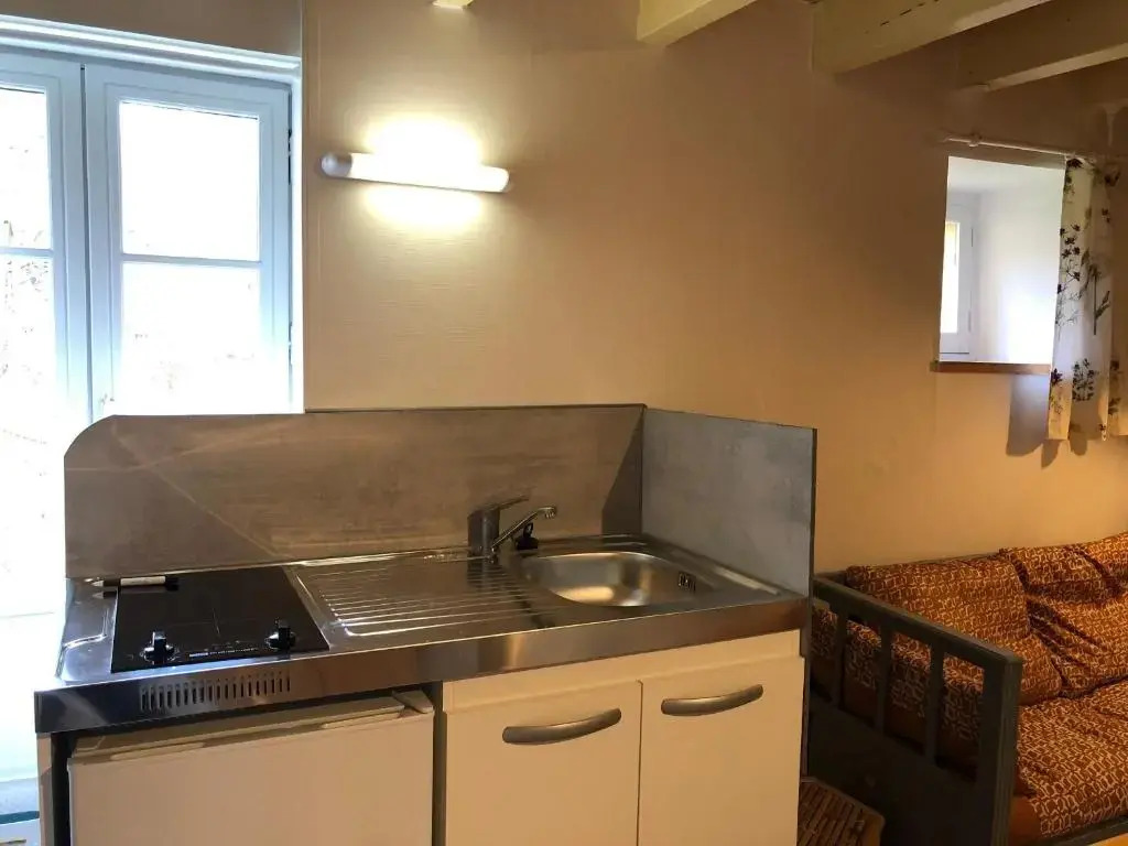 Gîte Asnières-sur-Vègre, 1 pièce, 2 personnes - FR-1-410-317