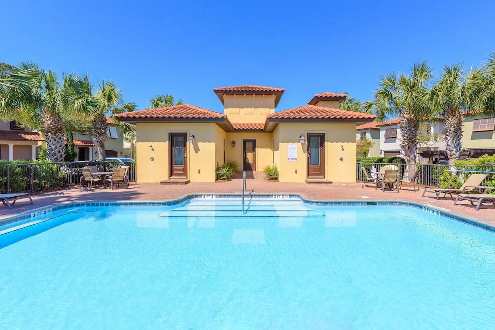 Villa Lago 1975 S2G 4BR 4BA 10
