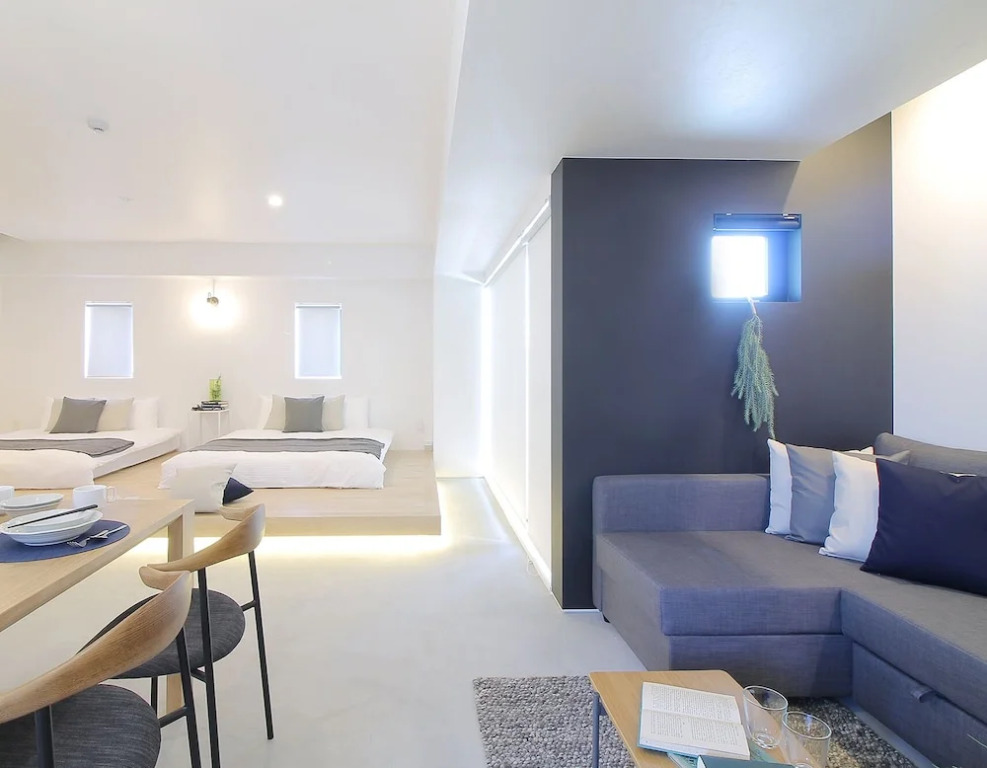 bHotel