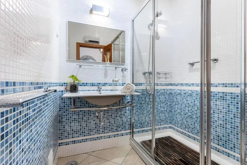 Great 2 bedroom apartment with communal pool