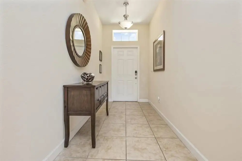 Contemporary 5 Bed 5 Bath Single Family With Upgrades