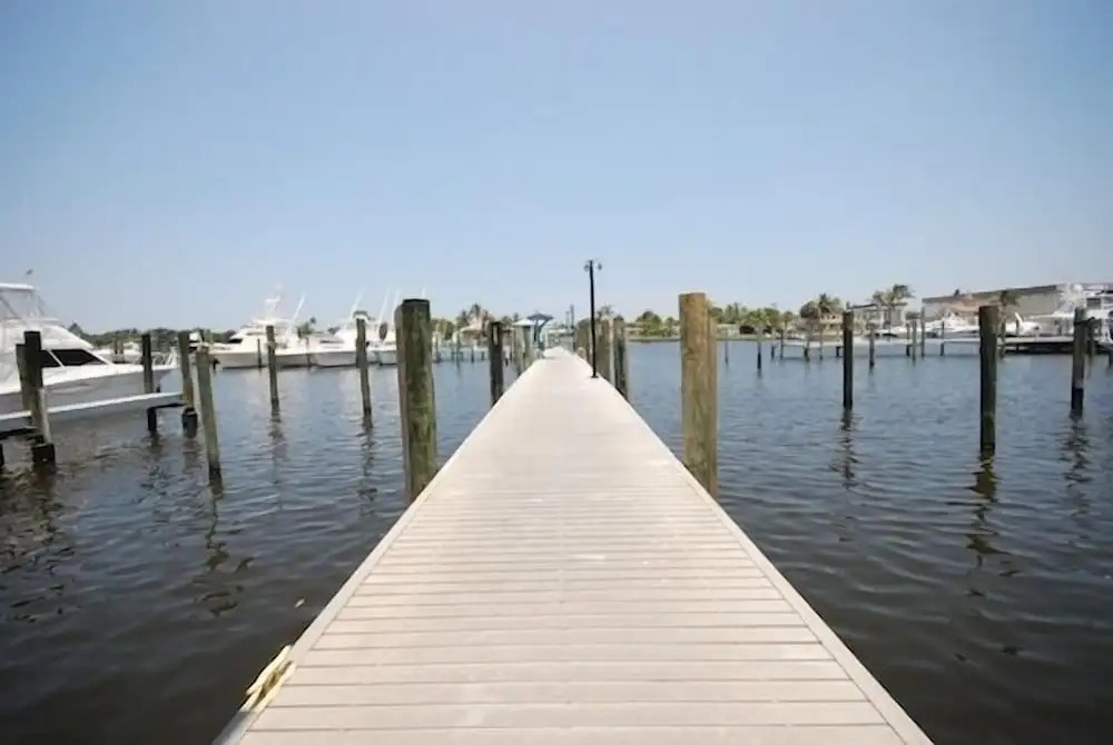 Pirates Cove Resort and Marina - Stuart