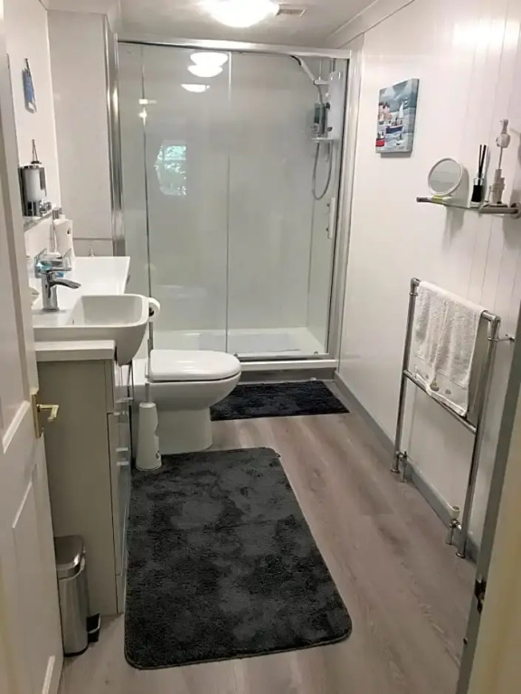 Luxury 3 bedded room with sea views and parking