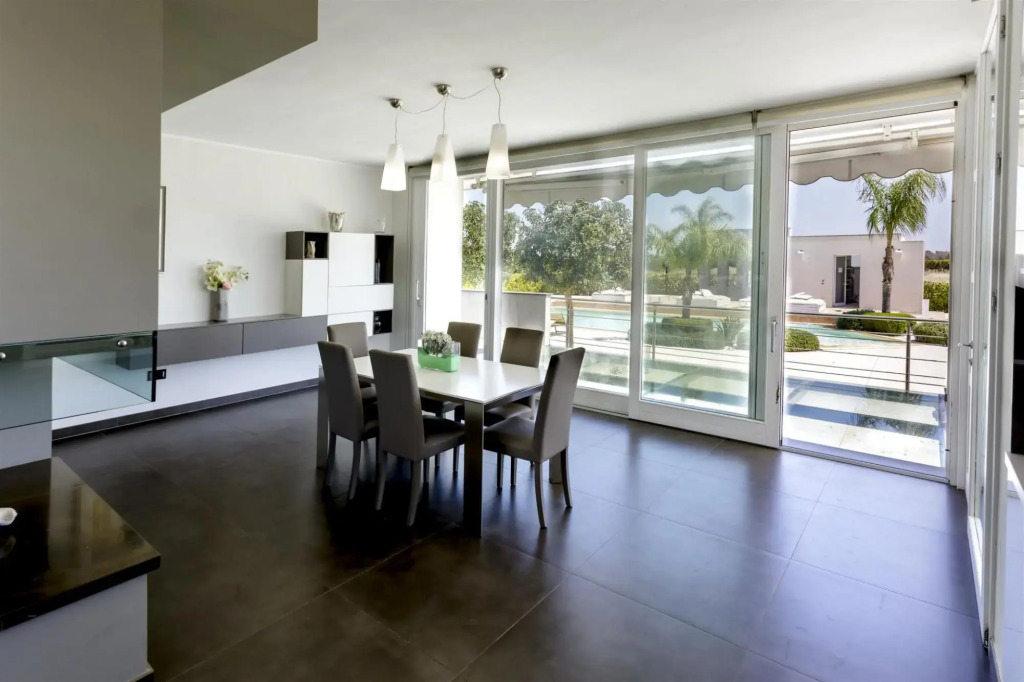 Luxury villa with swimming pool and large outdoor spaces in Santa Caterina a few km from the sea.-Villa Cristina