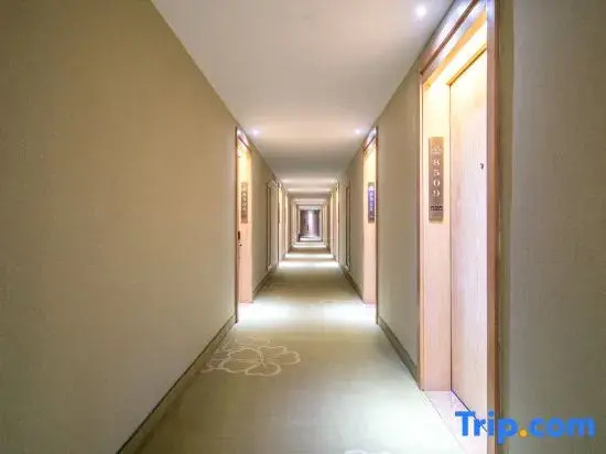Yunhe Jingdian Hotel (Yangzhou Slender West Lake Dongguan Street Branch)