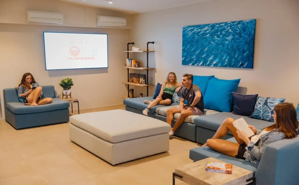 Global Backpackers Youth Hostel