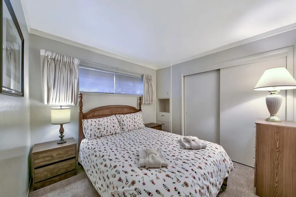 Irving's Bavarian Ge  1139hb 3 Bedroom Condo