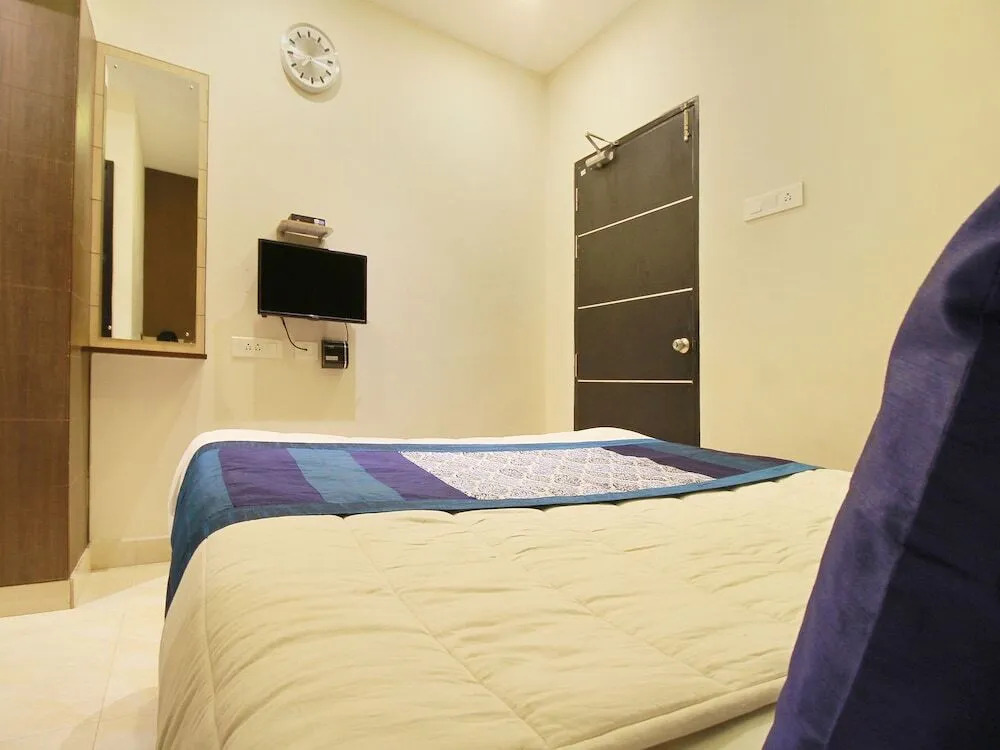 Sathyaa Grand Inn