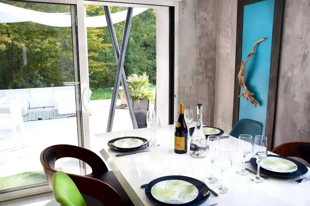 Villa With 4 Bedrooms in Mostuéjouls, With Wonderful Lake View, Privat