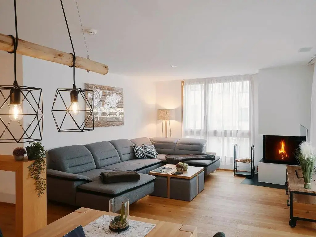 Luxus Neubau 5 min zu Talstation & Caumasee
