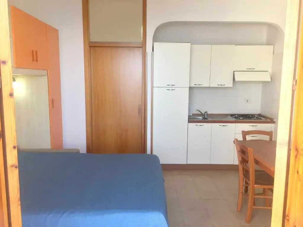Studio in Calava, With Furnished Balcony and Wifi - 800 m From the Bea