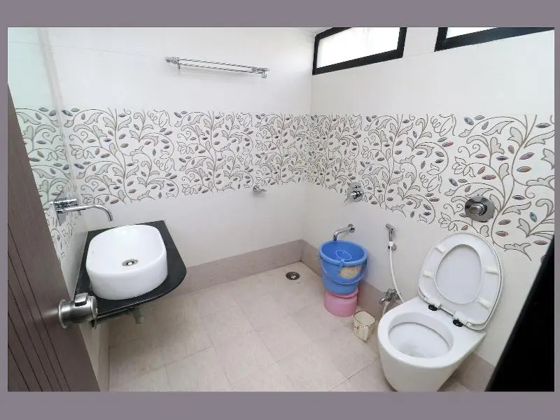 Hotel Girnar