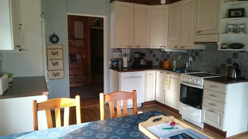 Kommee Kurki - Cozy Country House with Sauna