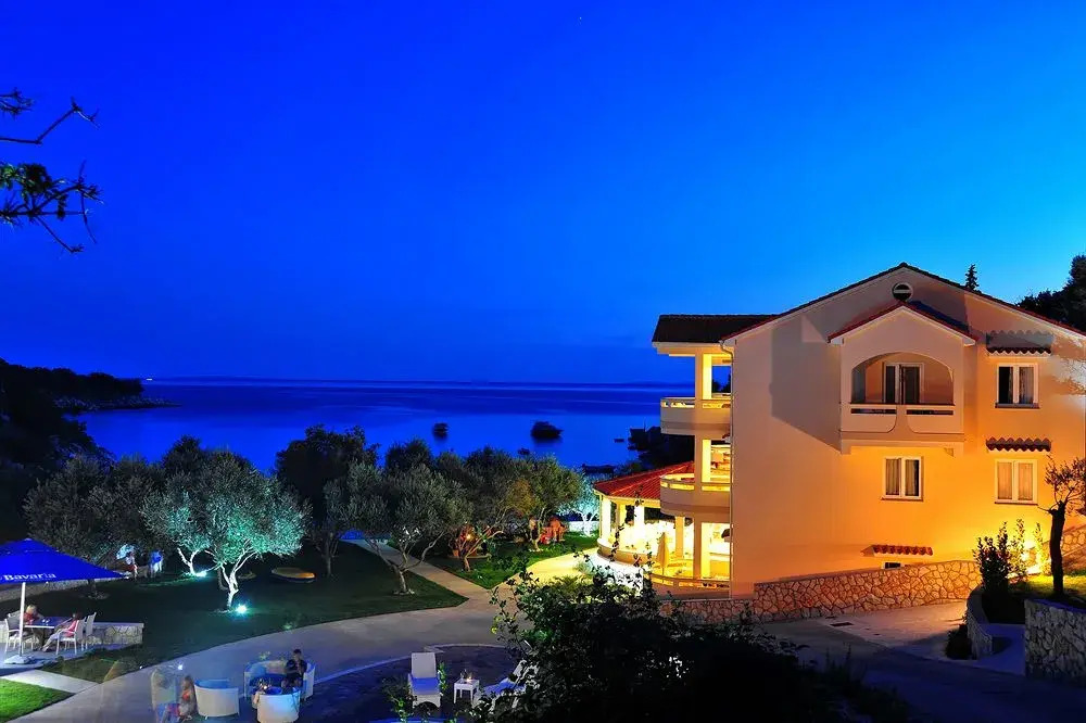 Lastura Aparthotel