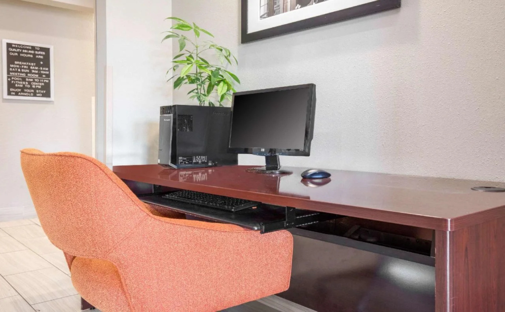 Quality Inn and Suites Arnold - St Louis