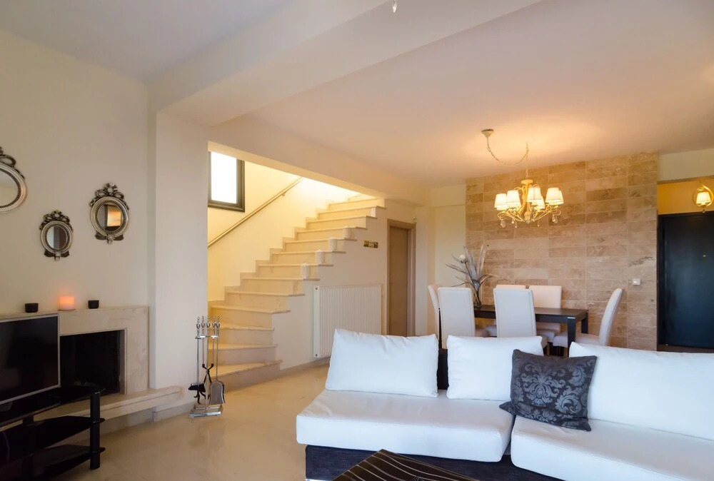 Maisonette with sea and mountain view