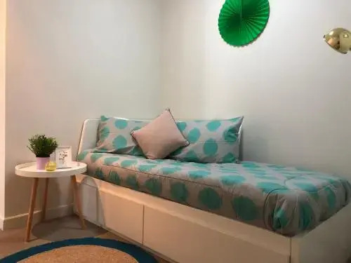Exquisite Family Home +Parking, Close to CBD