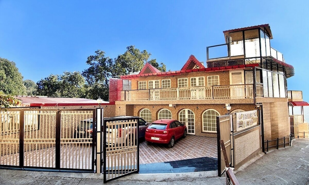 The Imperial Green (180 lake view)