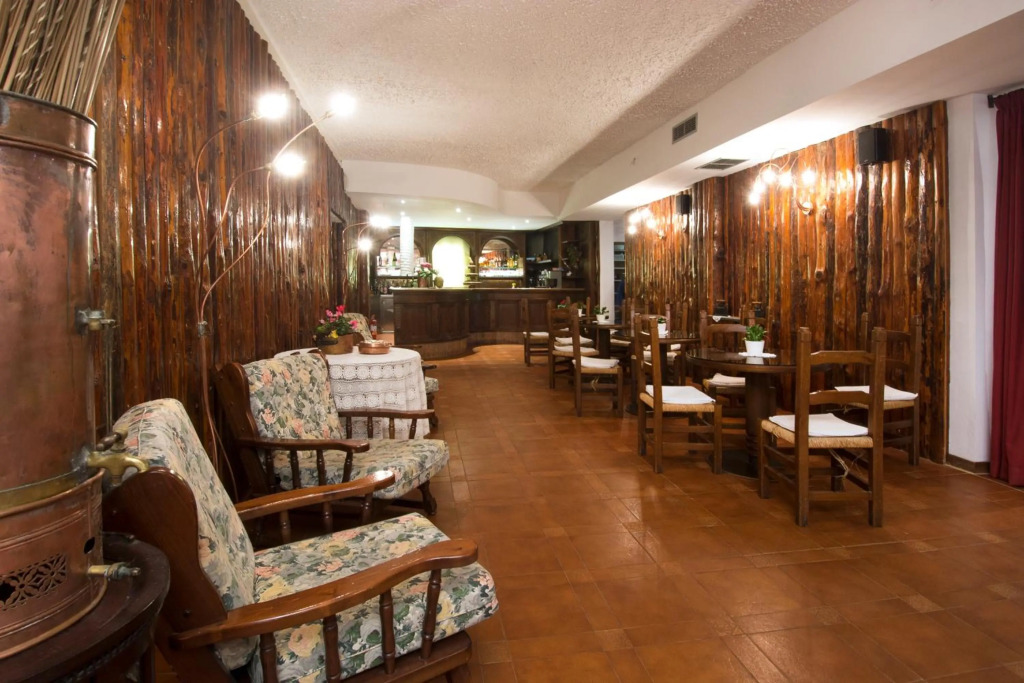 Hotel Lago Bin