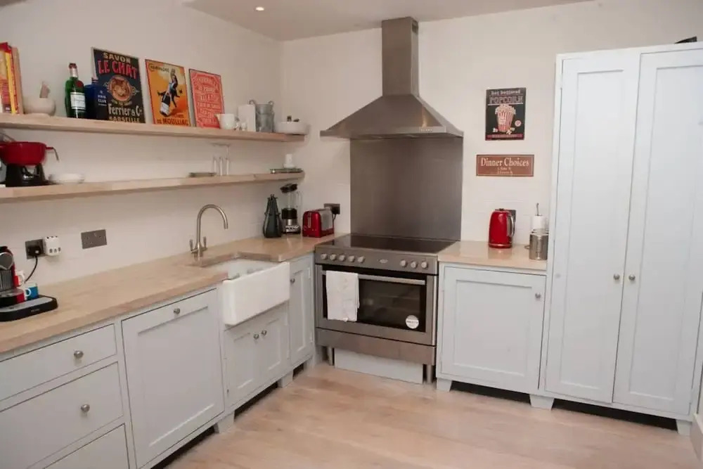 Contemporary 2 Bedroom Apartment in Converted Church