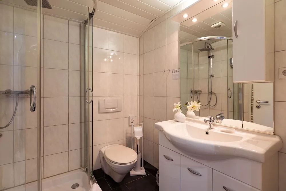 Hotel am Rosenplatz,24 Stunden Check in, Küche, kostenfreie Parkplätze