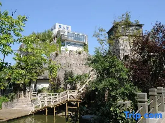 Wupoo Hotel
