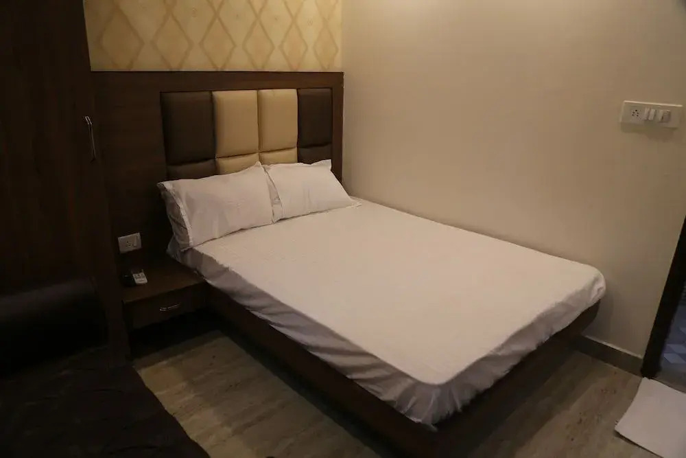 Mona Regency Hotel and Banquet
