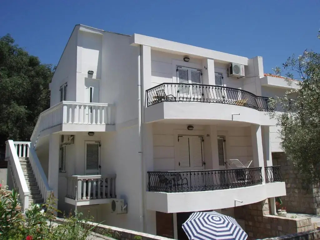 Apartments Medin Danilo