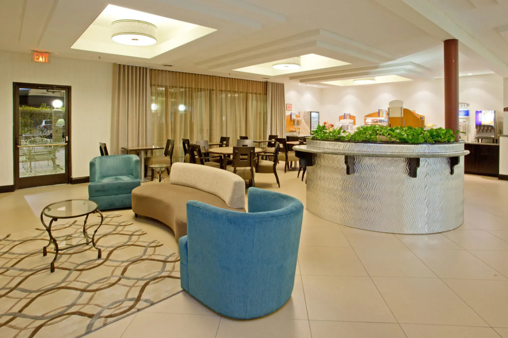 Holiday Inn Express & Suites College Station by IHG