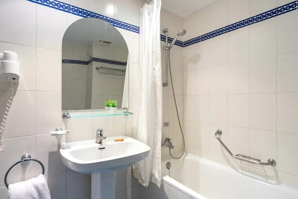 Delightful Penthouse with Sea View in Club Caronte Ref 123