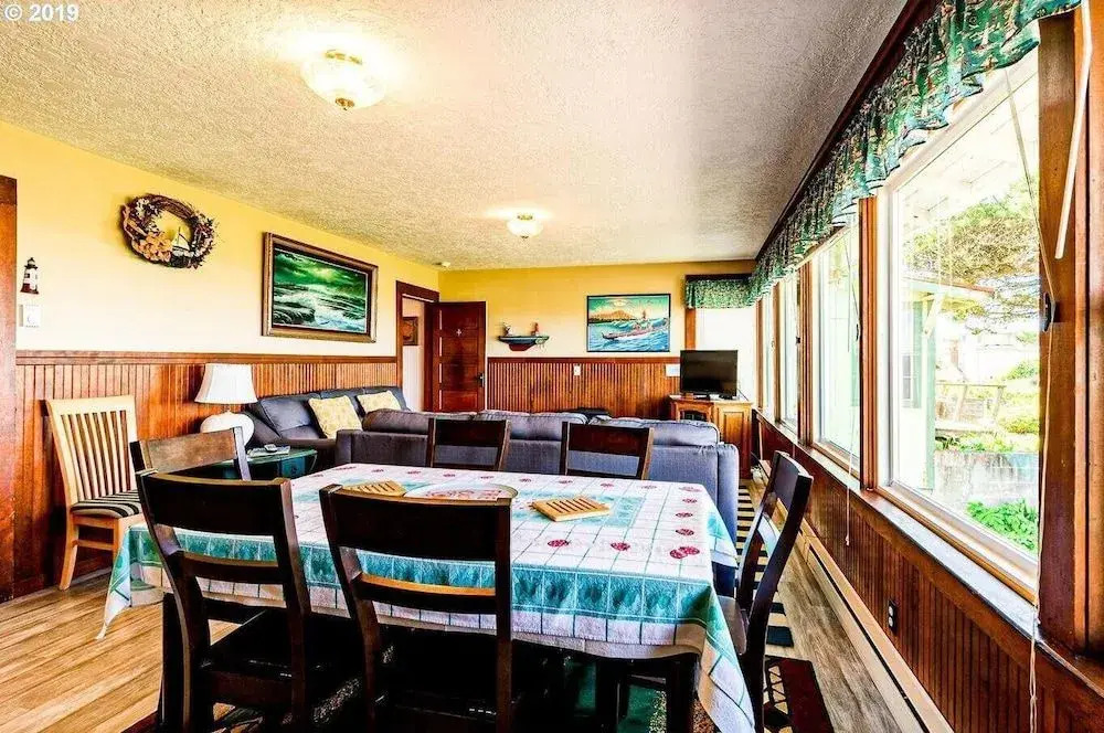 The Rockaway Beach Villa