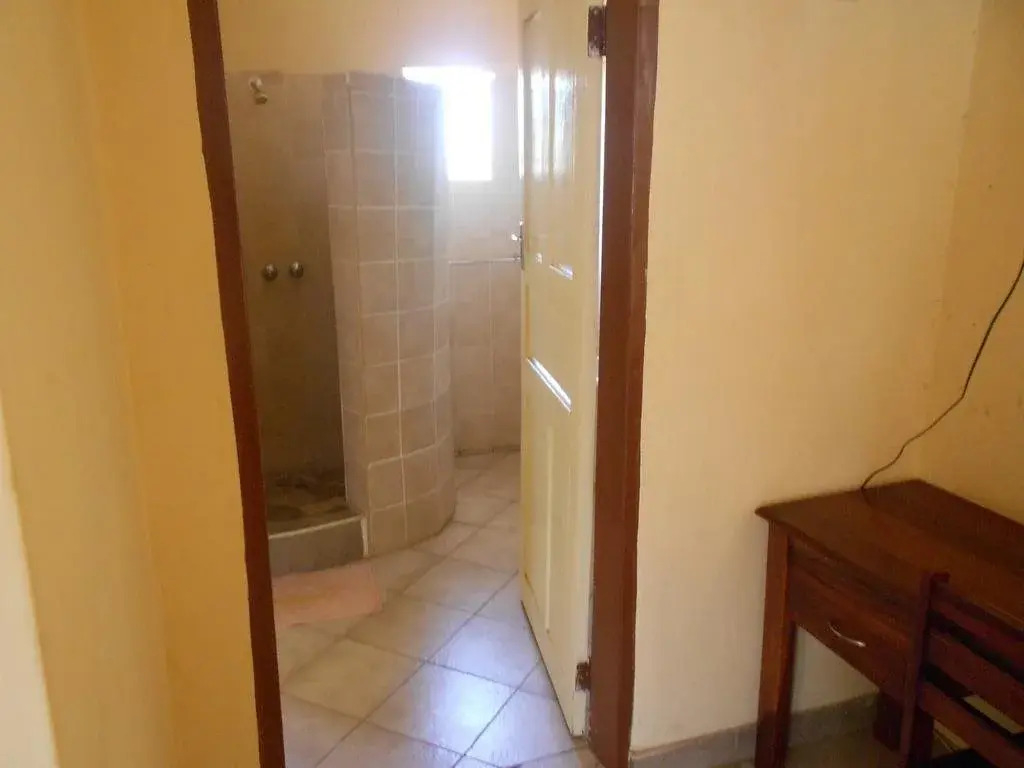 Naluzip Guest House