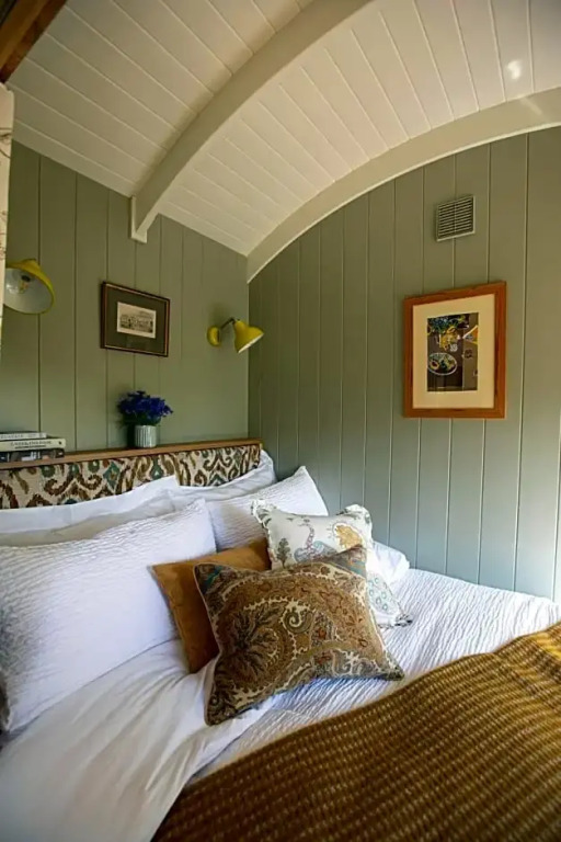 Hill House B & B & Luxury Shepherds Huts