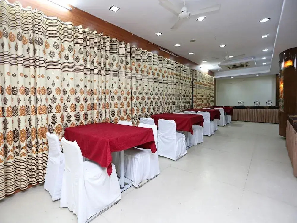 OYO 11307 Hotel Satya Villas