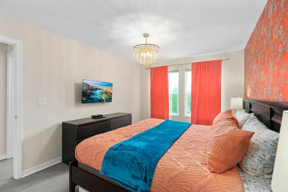 Super Fun-colors Gameroom Lakeviews Sleeps 13